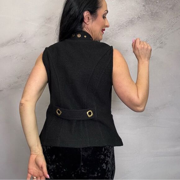 Chic Black Vest with Gold Eyelets - Picture 2 of 4